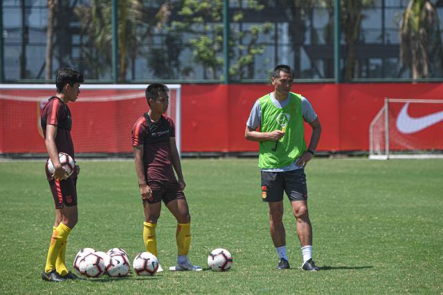 真人游戏第一品牌-邵佳一：中超降薪势在必行 武磊替补非能力问题