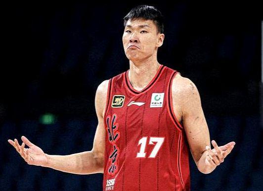 会官方网站-连续6场被弃用,不打球也能拿600万!球迷:你小子真滋润啊